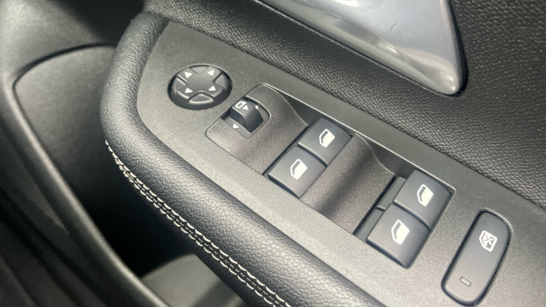 Vauxhall Mokka 1.2 Turbo 100 SRi Nav Premium 5dr Petrol Hatchback